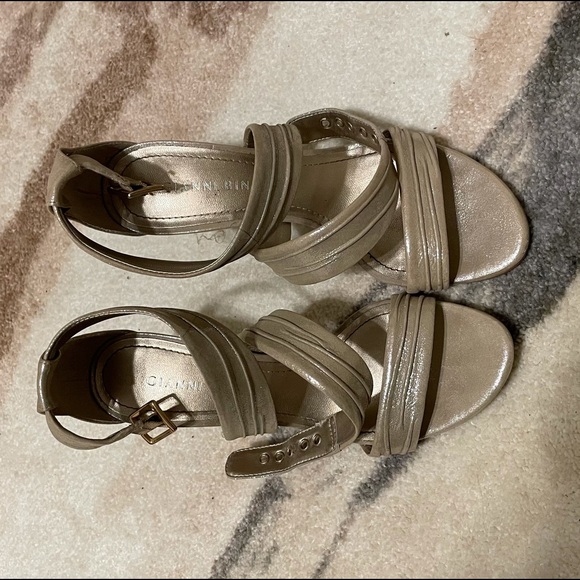 Gold Gianni Bini Dress Sandals 6.5 - Picture 3 of 6